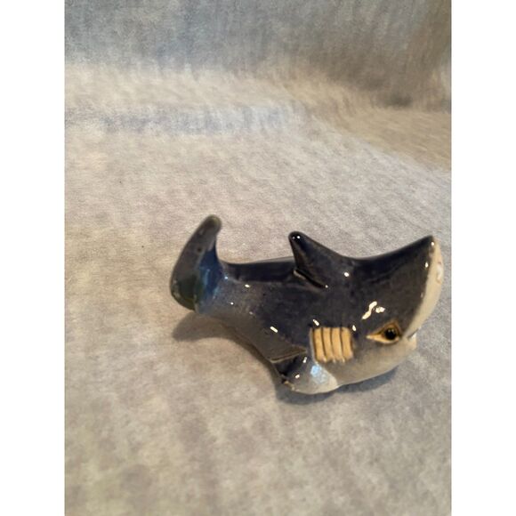 Artesania Rinconada Adult Smiling Shark 3-1/2" Blue Stoneware Clay Uruguay‎ - Picture 10 of 13